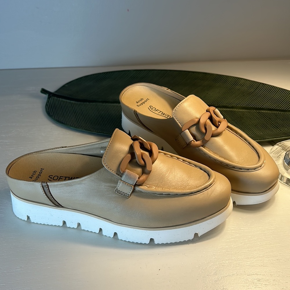 BRAND NEW!!! Softwaves "Carrie Shoes" size 39 1/2 or women's 9